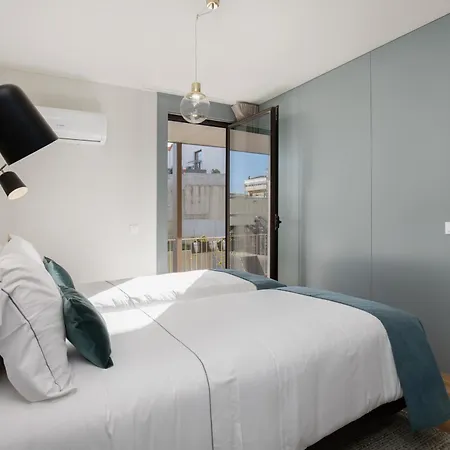Apartment Feel Corporate Housing Campanha *