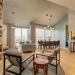 Feel Corporate Housing Campanha *